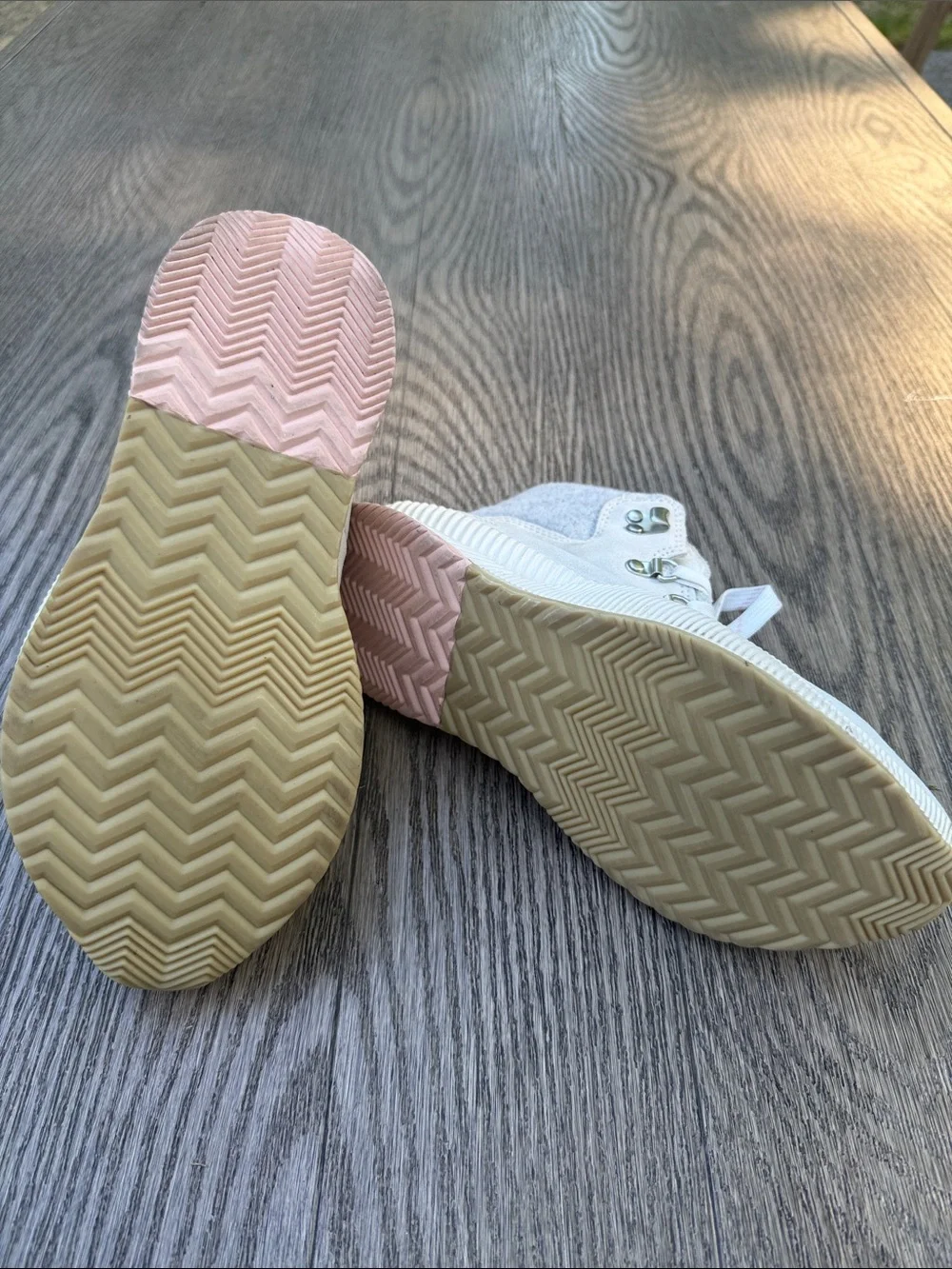 Sorel White and Black Brand Label